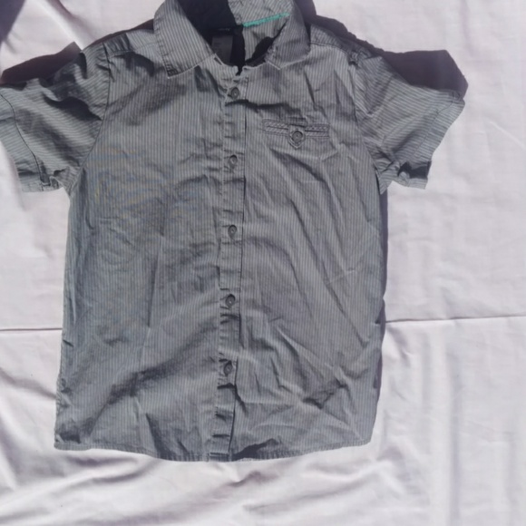 H&M Other - H&M boys button down collared gray striped shirt